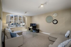 Living Room / Lounge