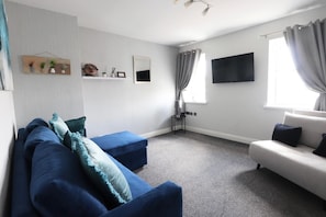 Living Room / Lounge