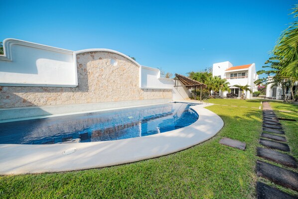 Mayamar pool