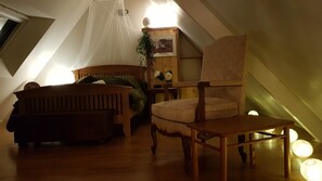 Chambre ouverte étage soirée