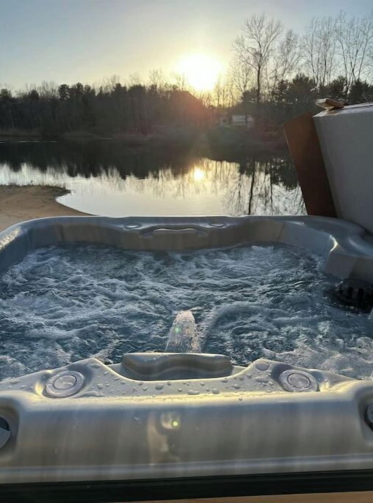 Lakefront Home – Private Beach – Hot Tub
