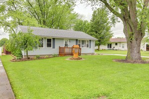 Main House Exterior | 1,040 Sq Ft