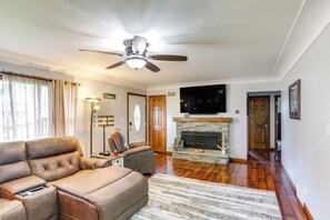 Main House Living Area | Fireplace | Smart TV w/ Cable | Board Games