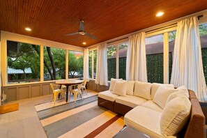 A quaint little nook where you can hangout and relax with your group!