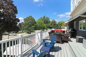 Furnished deck with gas grill.
Spectacular view