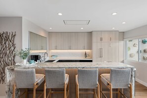 Fully equipped kitchen with everything to make an excellent meal!