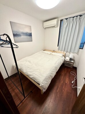 Double bed, width 140cm x 1