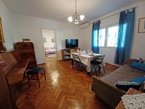 Living room 1