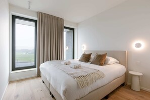First bedroom (We provide prepared beds with high-quality bed linen)
