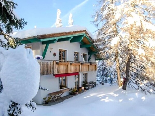 Extérieur maison de vacances [hiver]