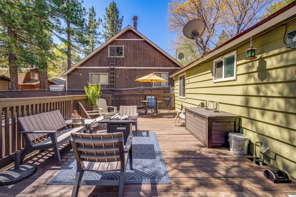 Big Bear Vacation Rental | 2BR | 1BA | 1,028 Sq Ft | 6 Steps Required