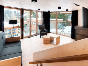 Flooring, Holz, Wohnzimmer, Fussboden, Interior Design, Cabinetry, Halle, Hartholz, Grundeigentum, Bilderrahmen