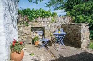 Soap Barn - 1 Bedroom Cottage - Manorbier (19530)