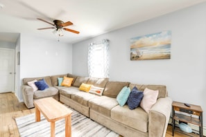 Living Room | Smart TV | Free WiFi | Window A/C Unit | Queen Sleeper Sofa