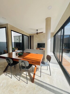 Outdoor dining