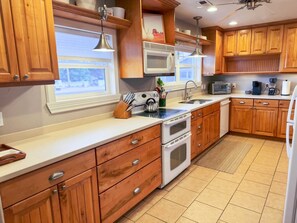 Fully equipped kitchen with lots of counter space