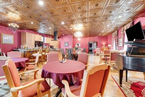 Game Tables | Single-Story Apartment | Located in Washington Wine Country