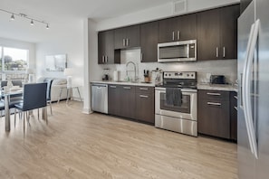 Mission Valley San Diego San Diego 1 Bedroom Kitchen