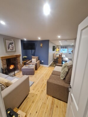 Living Room / Lounge