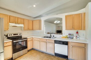 Kitchen | Central Air Conditioning/Heat | Free WiFi | Single-Story Home