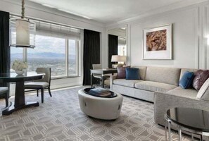 Palazzo Luxury King Living Area 