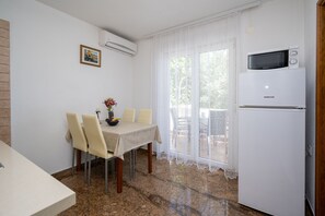 Dining room 2