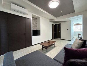 Spacious living room