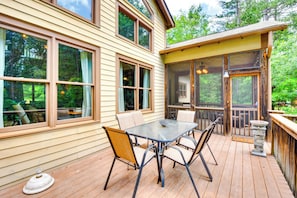 Deck | Outdoor Seating & Dining