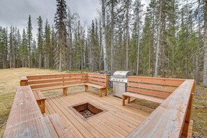 Shared Fire Pit & Grill