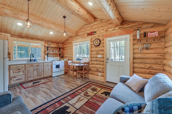 Soldotna Vacation Rental | 1BR | 1BA | 5 Steps Required | 384 Sq Ft