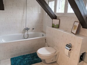 Braun, Eigentum, Armatur, Badewanne, Pflanze, Badezimmer, Zapfhahn, Interior Design
