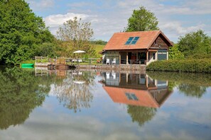 Außenseite Ferienhaus [Sommer]