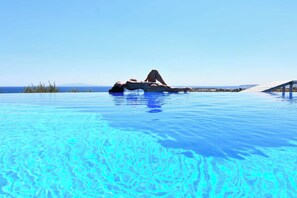 Shared Infinity Pool