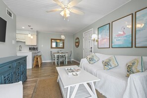 Sun Chase 111 Living Area