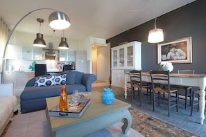 Autumn, Living Room, Spring, Summer