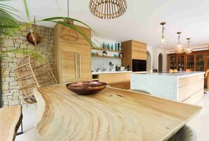 Stunning Kitchen Dining