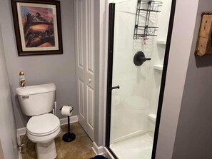 The business end of the bathroom.