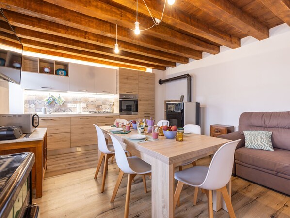 Kitchen / Dining Room