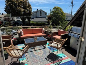 Main Floor patio with BBQ, Sun Umbrella