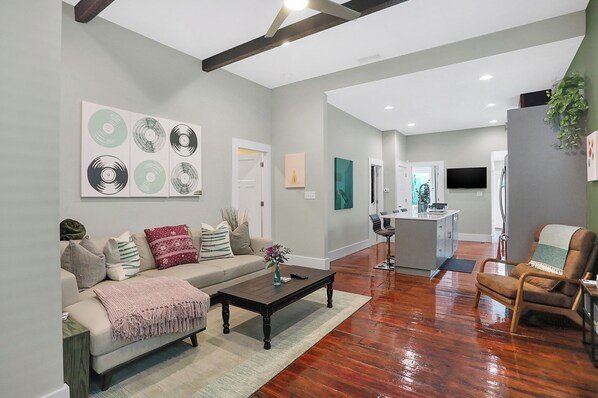 Come enjoy yourself in your home away from home!