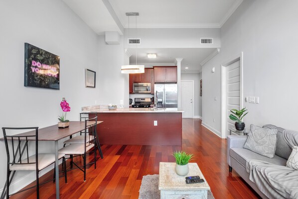 Welcome to Northern Liberties! Enjoy a stylish and spacious studio apartment filled with amenities. This apartment features a rooftop pool, a fitness center, an in-unit washer and dryer, motorized shades, and plenty of comforts. Reliable Wi-Fi is also included.
