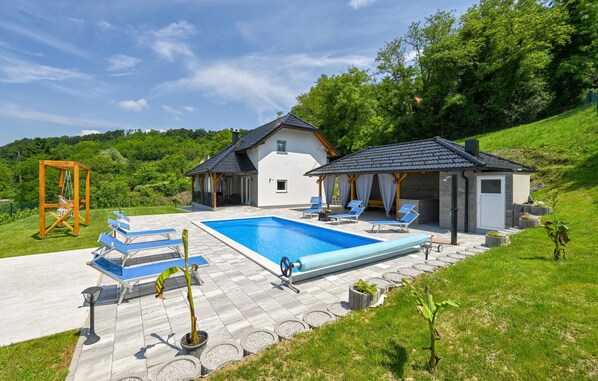 pool