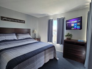 Luxurious King Size bed for that great night sleep.
