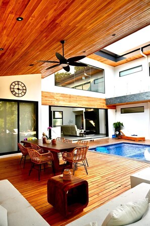 Outdoor dining