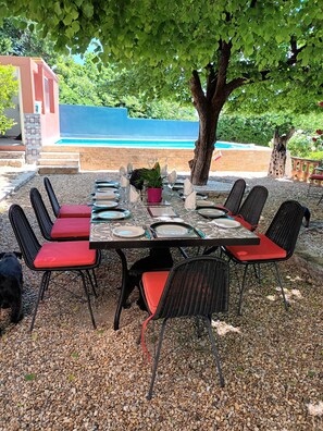 Outdoor dining