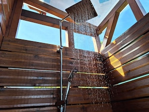 Hand-held showerhead