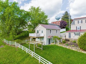 Golden Valley Cottage