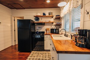 This home is beautifully furnished with elegant decor and furnishings to make sure that you feel right at home during your stay!