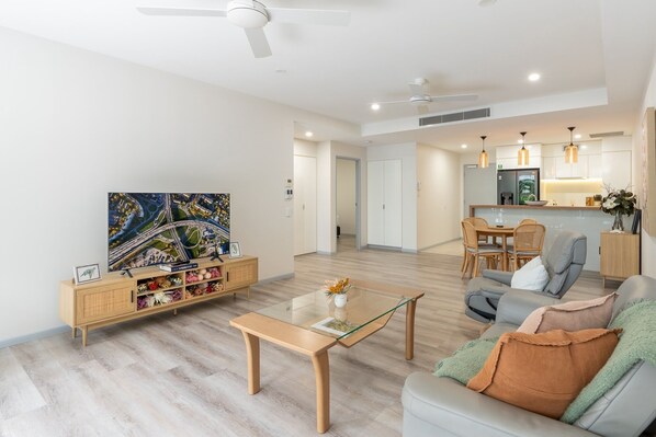 Living Area/Dining Area/Kitchen