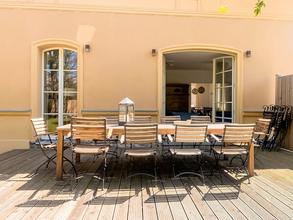 Gutshof Liepe - Ferienwohnung im Erdgeschoss Terrasse